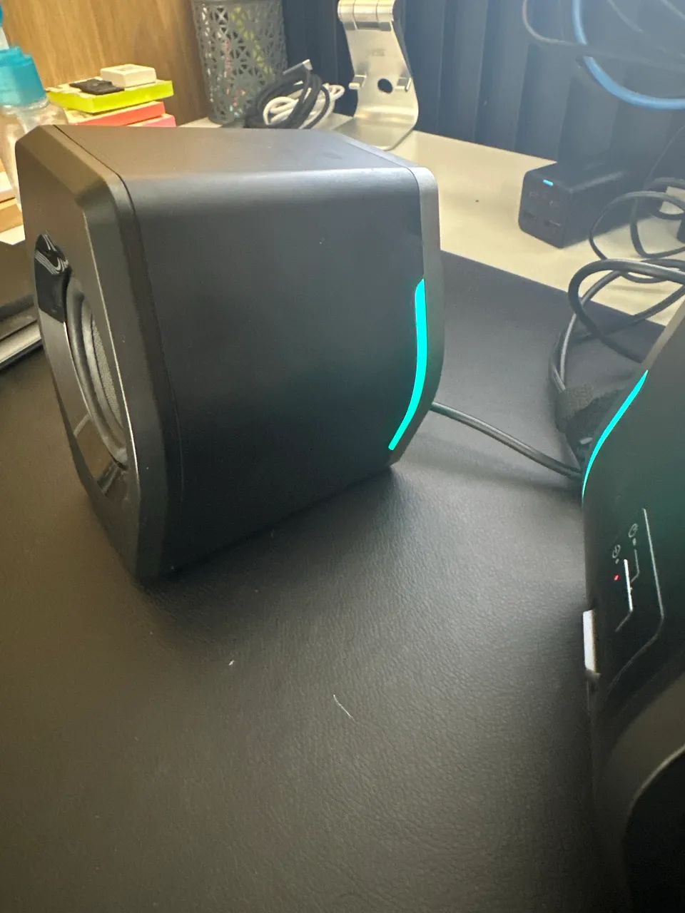 Vendo caixas de som gamer Edifier G2000 - Foto 2