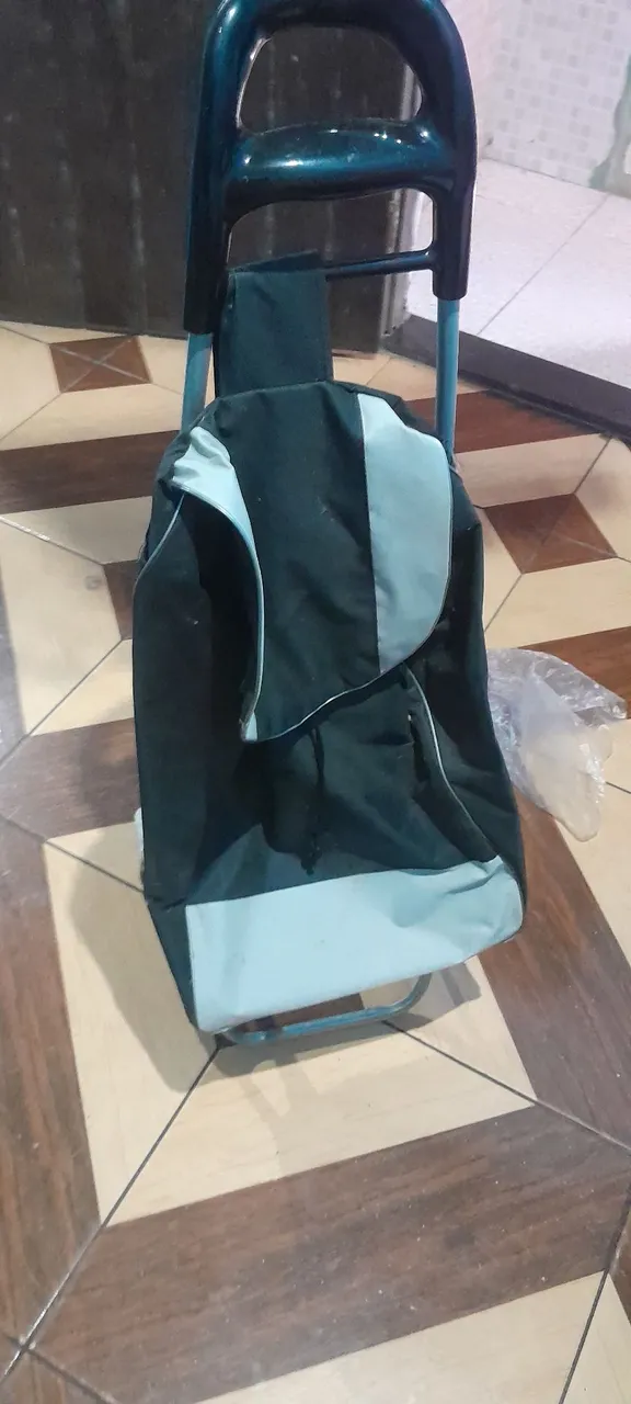 Carrinho de compras o pra colocar caixa de isopor