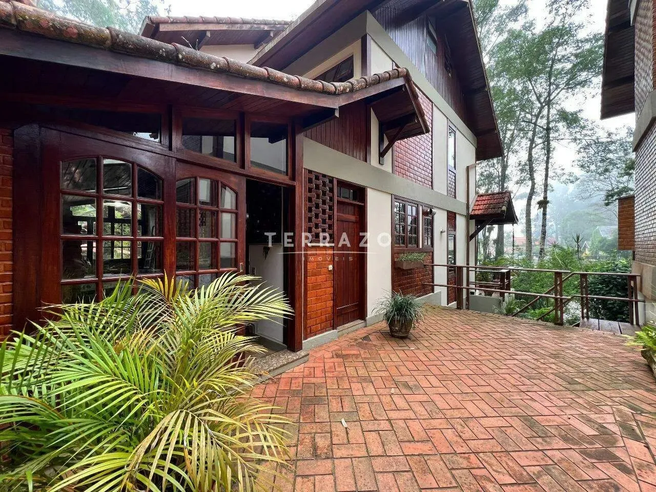 Casa em Condomínio à venda, 4 quartos, 1 suíte, 2 vagas, Granja Guarani - Teresópolis/RJ