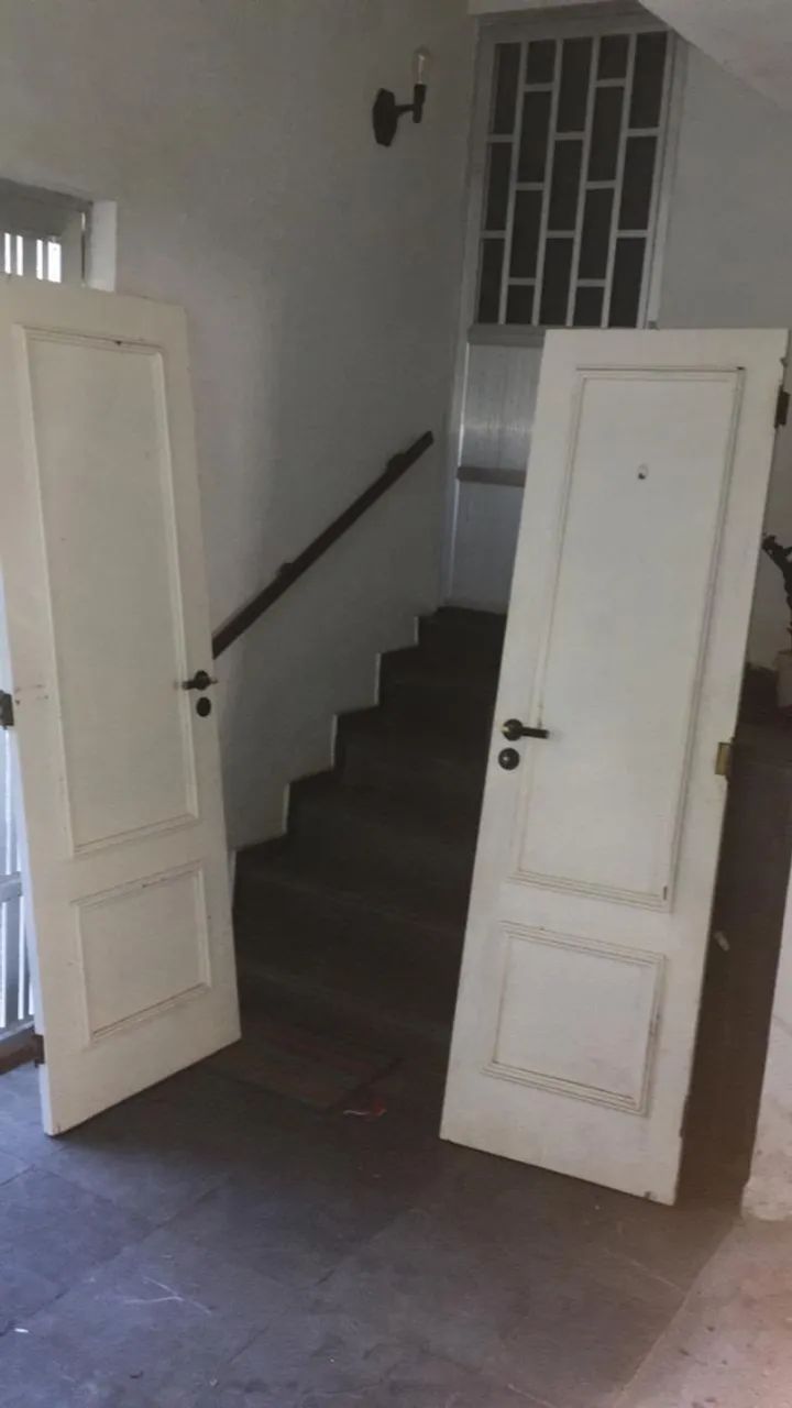 porta de madeira completa em exelente estado preço por peça