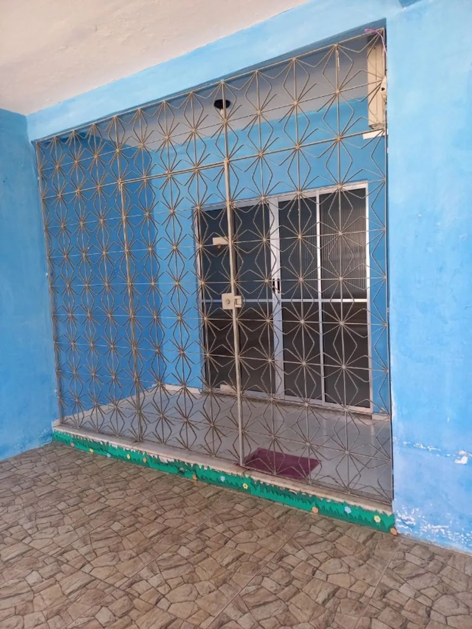 CASA EM PLATAFORMA, 3 QUARTOS, RUA TRANQUILA COM GARAGEM - Foto 3