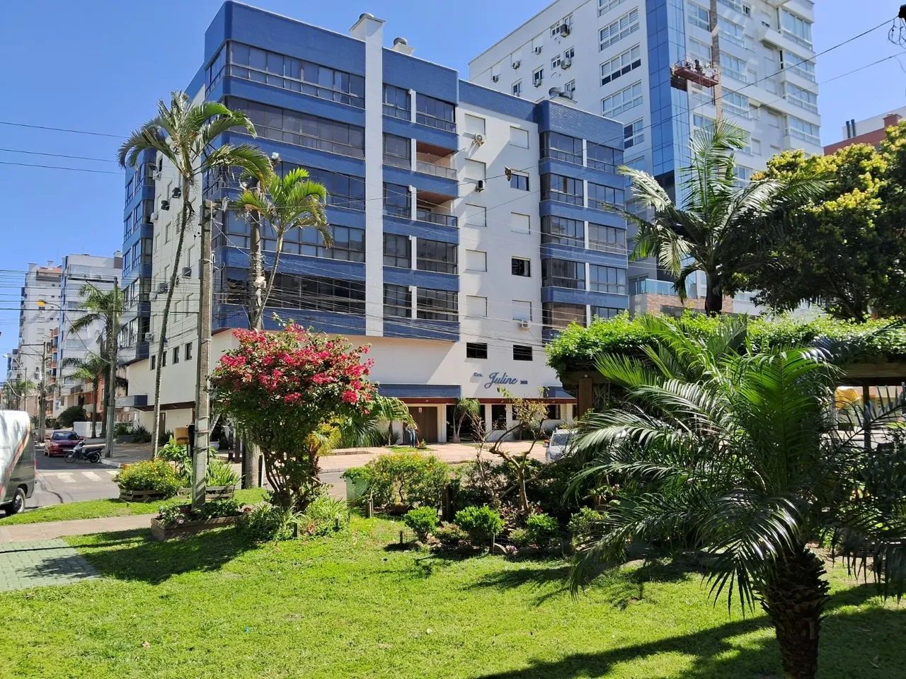 FRENTE Praça  Boianowsky 2dorm c/suite           