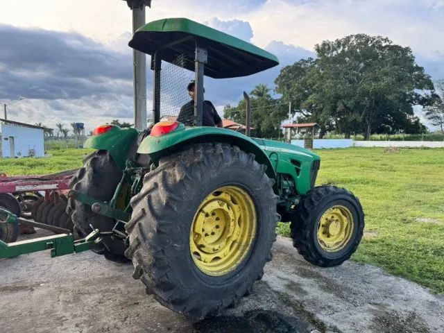 Trator John Deere - Foto 3