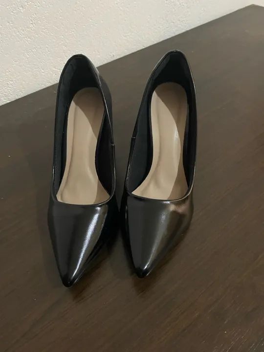 Sapatos de salto alto preto - Foto 2