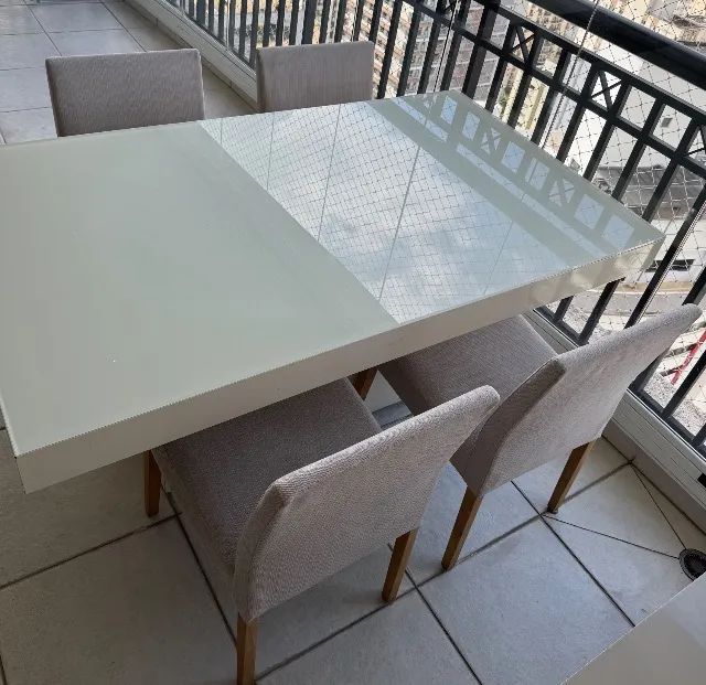 Mesa com 4 cadeiras Líder Interiores