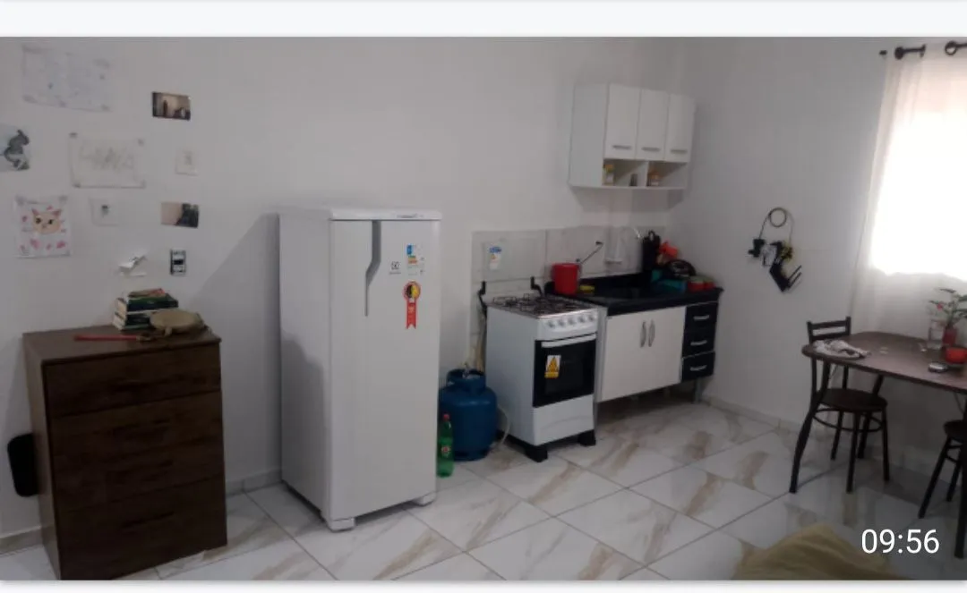 Alugo kitnet com mobília 