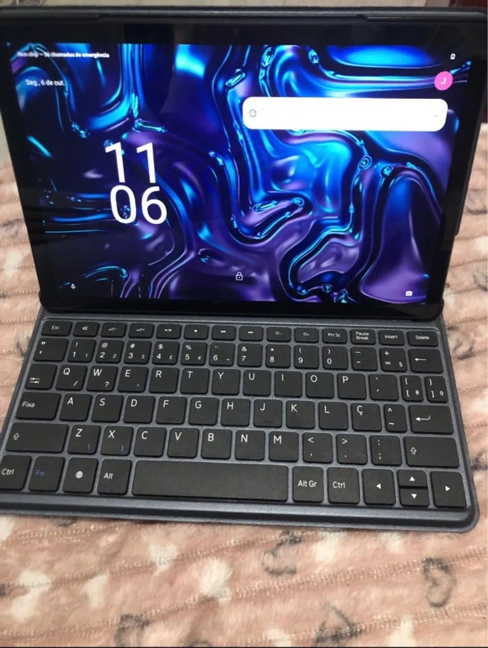Tablet with Keyboard64312213398273124