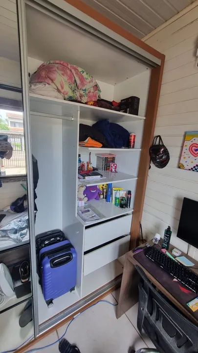 Roupeiro duas portas de correr com espelho  - Foto 3