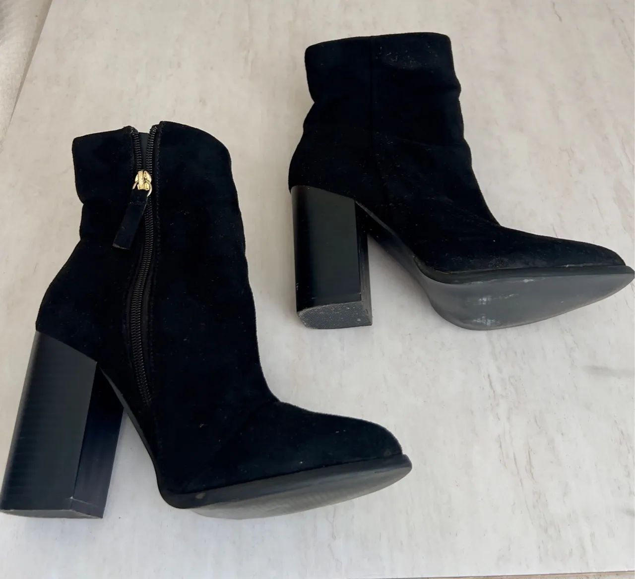 Botas Femininas de Couro nobuk Preto - tamanho 35 - Foto 3