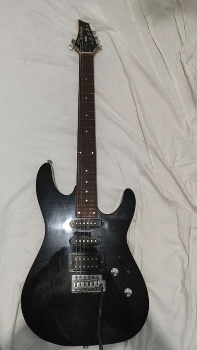Guitarra Tagima Memphis MG230 + Amplificador Epiphone Electar 10.