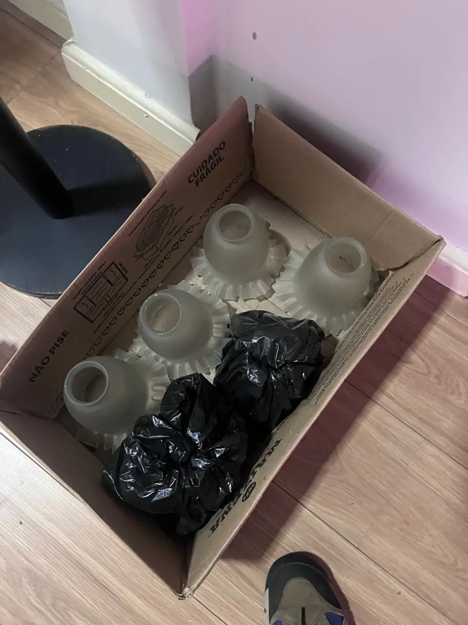 Lustre antigo 6 cúpulas lindíssimo - Foto 3