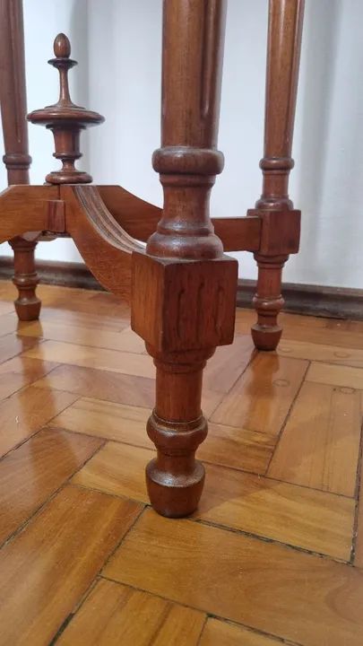 Mesa decorativa estilo Império em Cedro  - Foto 4