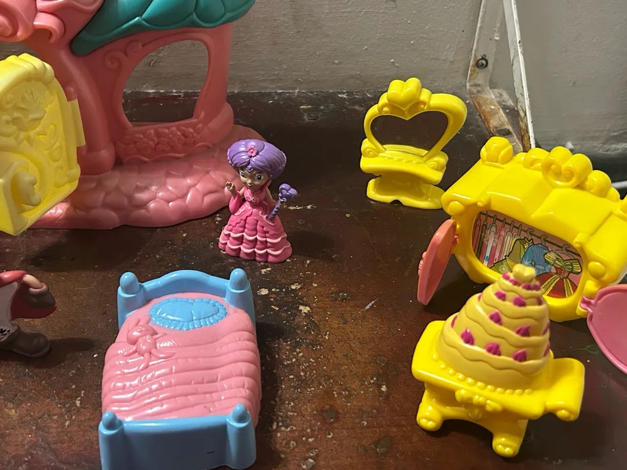 Castelo da Rainha de Copas e casa da Alice com miniaturas - Foto 2