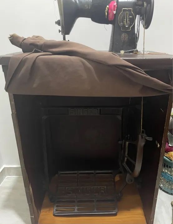 Máquina de costura antiga - Foto 2