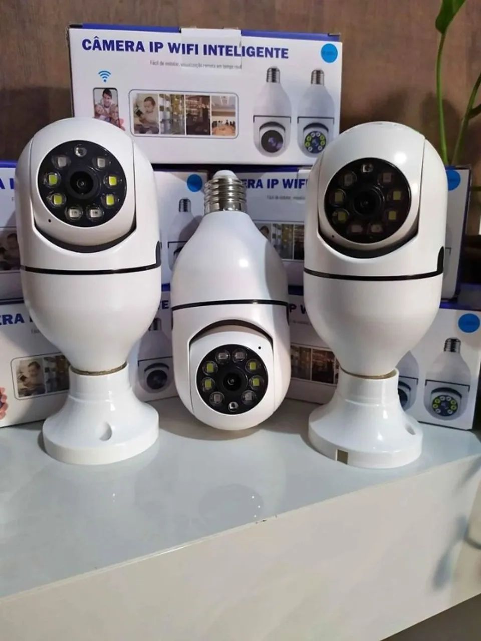 Câmera de Segurança Lampada iP Wifi Yoosee Com Detector Movimento resoluçao Full HD 1080p