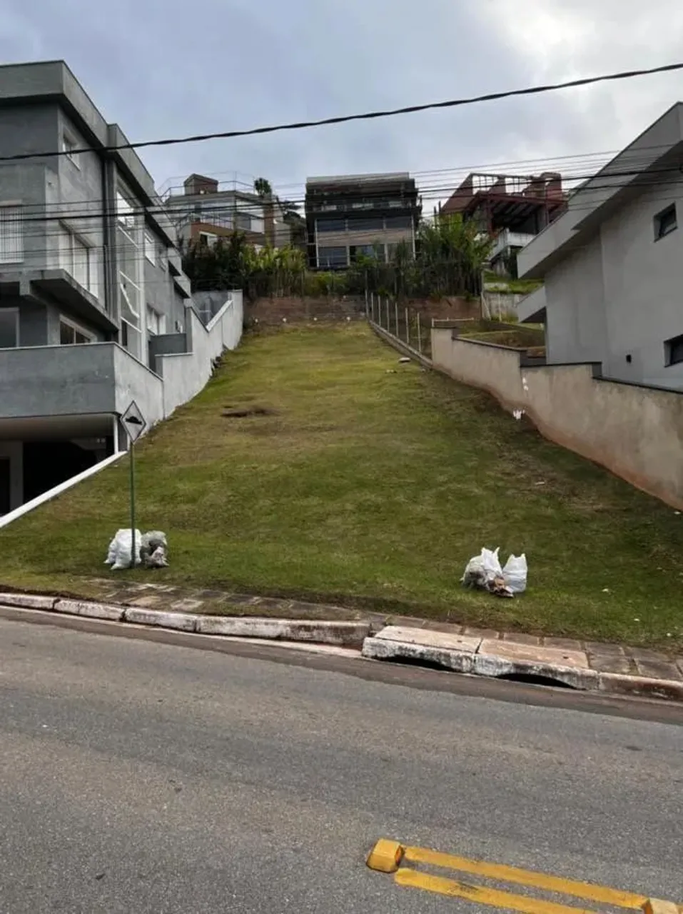 Terreno em Condomínio para Venda em Santana de Parnaíba, Tamboré
