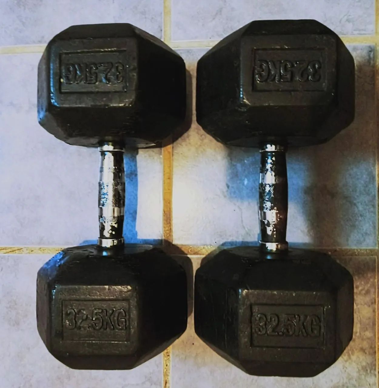 Halteres Sextavados Emborrachados 32,5KG