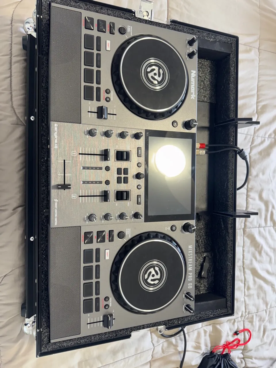Controladora Numark Mixstream pro go