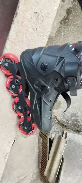 Patins Inline Revolt - Tamanho 40 - Preto e Vermelho - Foto 3