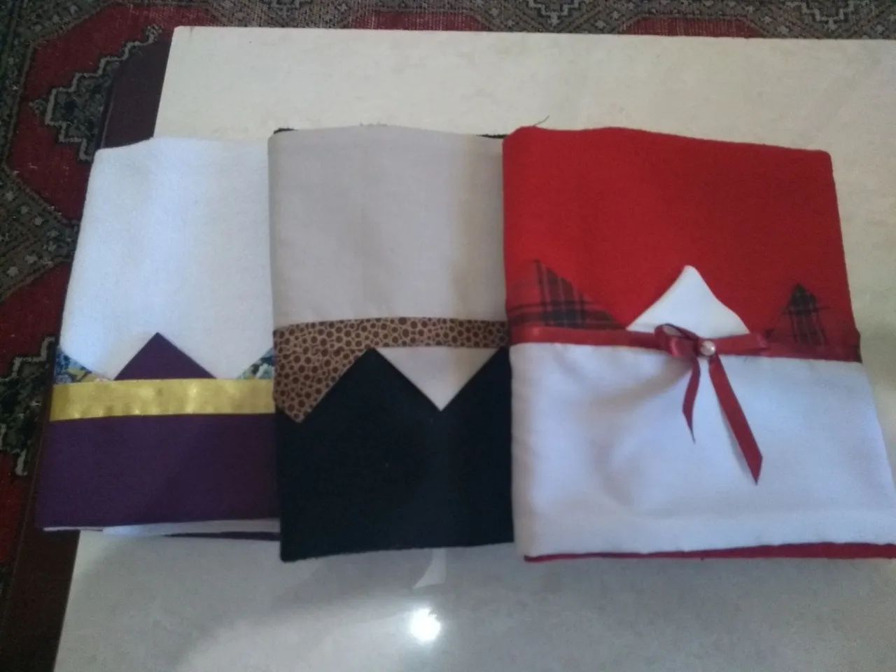 Kite com 3 Toalha decoradas para pratos 