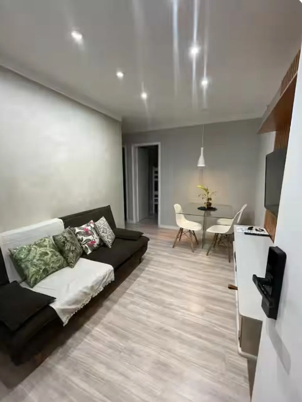 VENDE-SE APARTAMENTO NO CANTO DO FORTE - PRAIA GRANDE