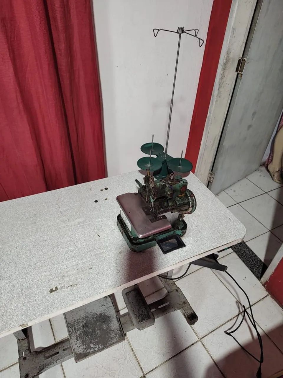 Máquina de costura overloque 64840837554307121