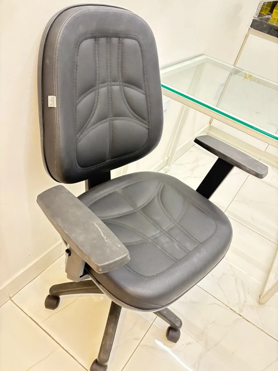 Cadeira executiva ergonômica para escritório