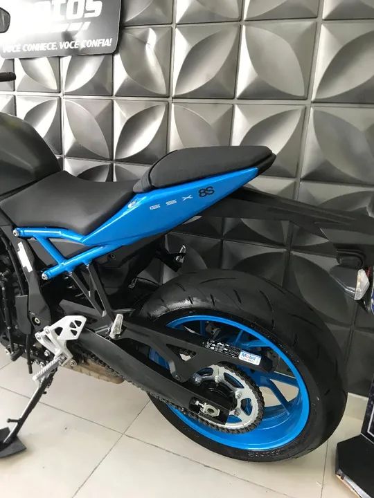 SUZUKI GSX 8S ANO 2025 COM APENAS 2 MIL KM  - Foto 4