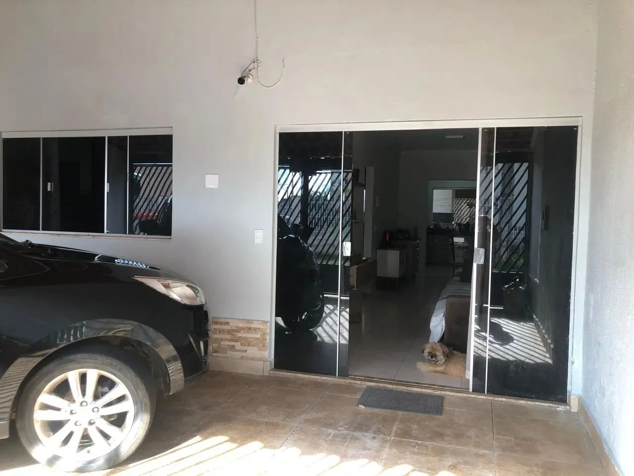 QN 12B, Próximo à passarela, 2 quartos sendo 1 suite, forro, porcelanato R$ 295.000