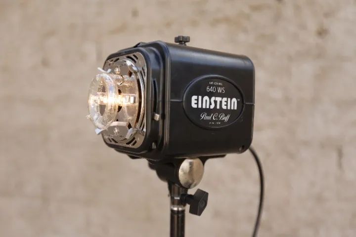 Einstein WS 640 - Paul C Buff - Tocha de Estúdio - Newborn