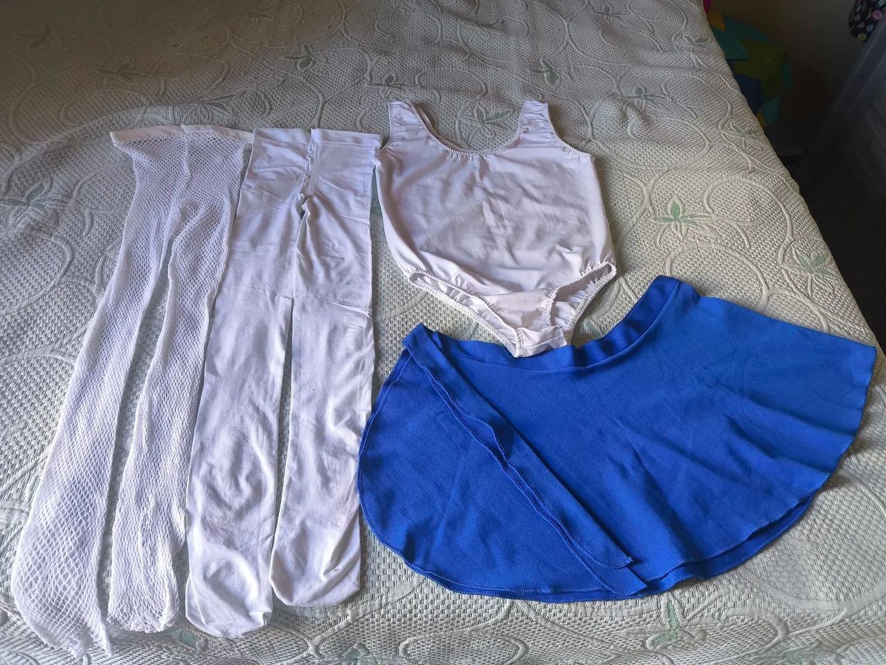 Conjunto de Ballet: Body e Calças Brancas,para balé  - Foto 4