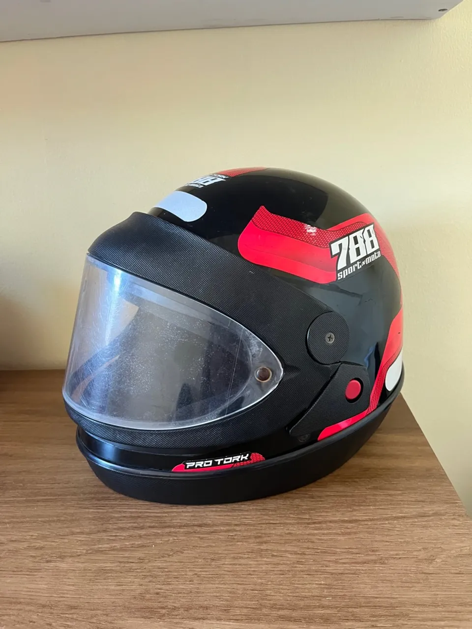 R$50,00 Capacete Pro Tork 788