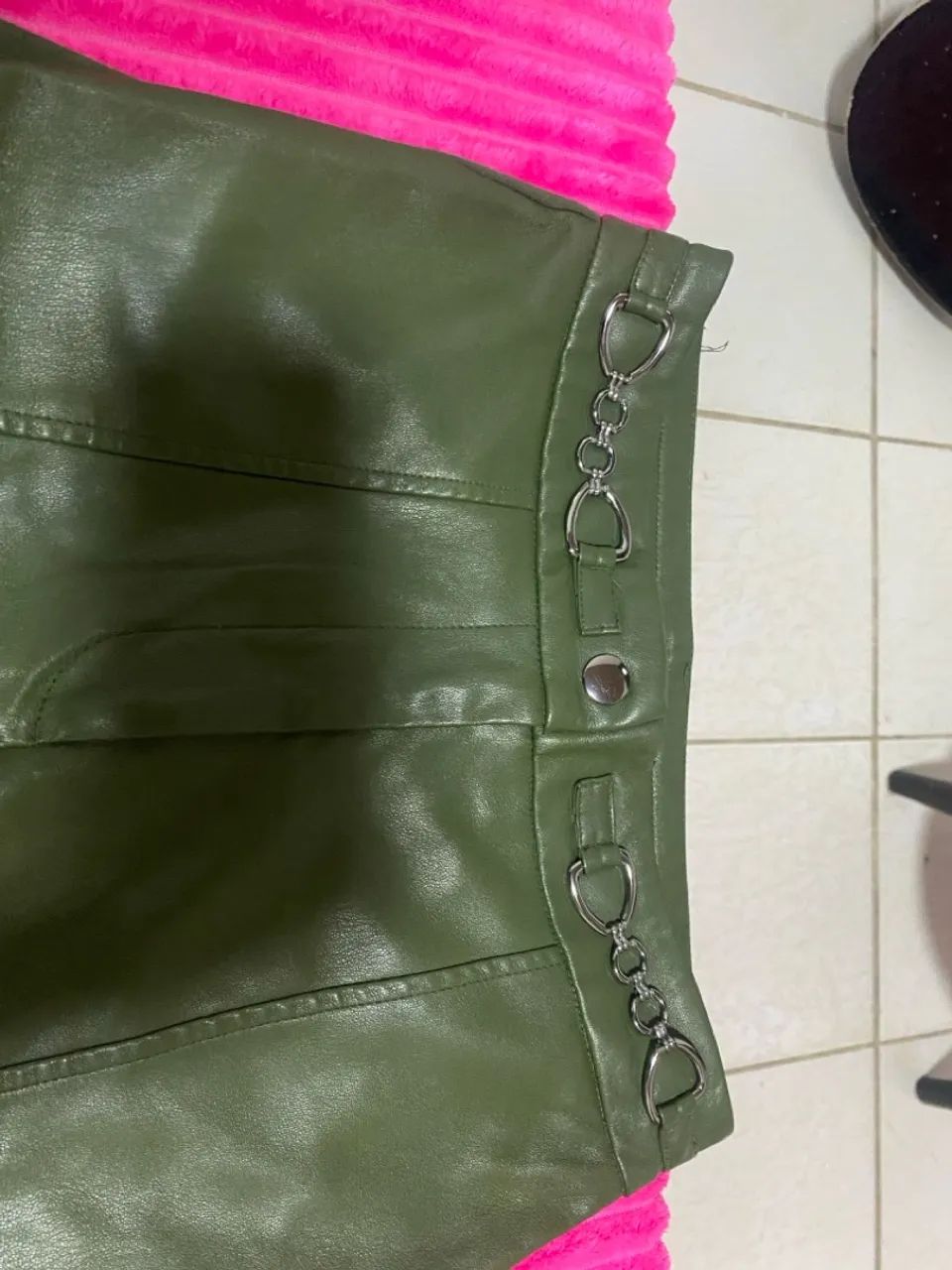 Calça de Couro Sintético Verde- Renner - Foto 3