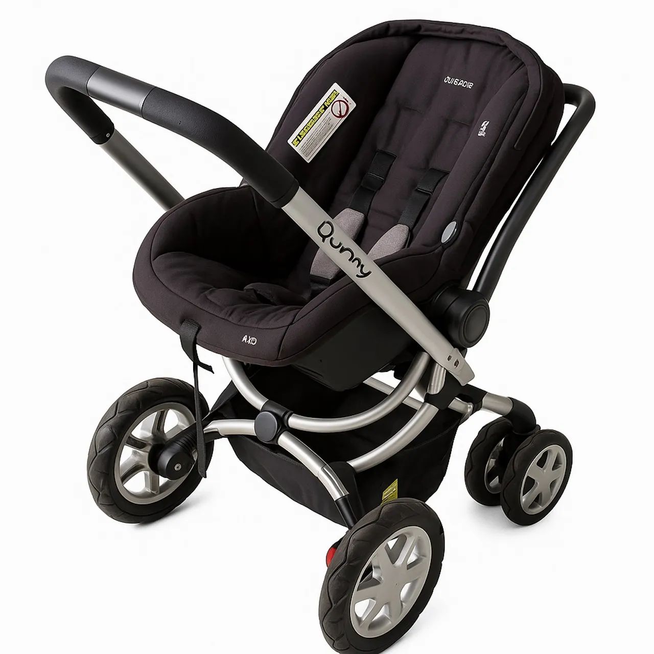 Carrinho de bebê Quinny + bebê conforto 