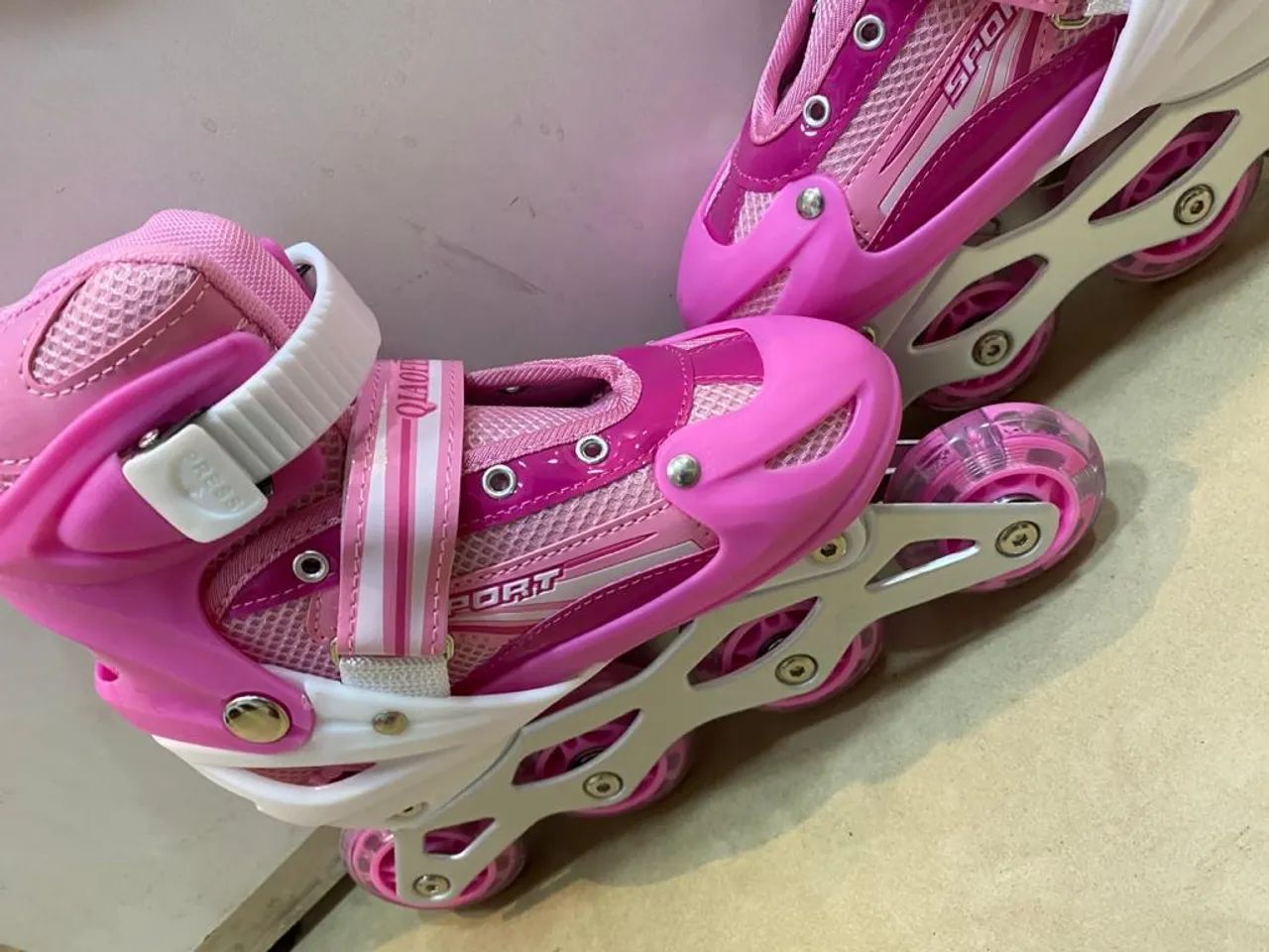 Patins in-line ajustável calça 31 ao 34 - Foto 4
