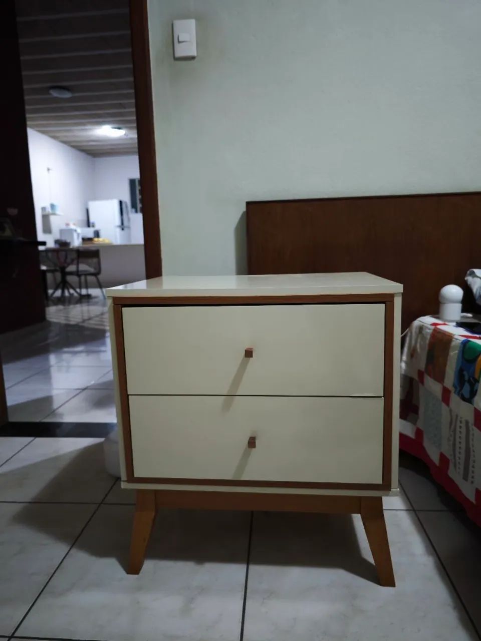 Móvel de cabeceira64169252168961121