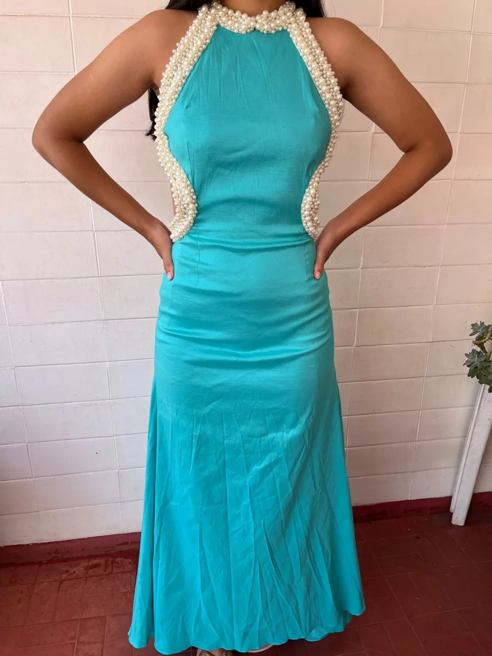 Vestido Festa Azul Tiffany com Detalhes em Pérolas