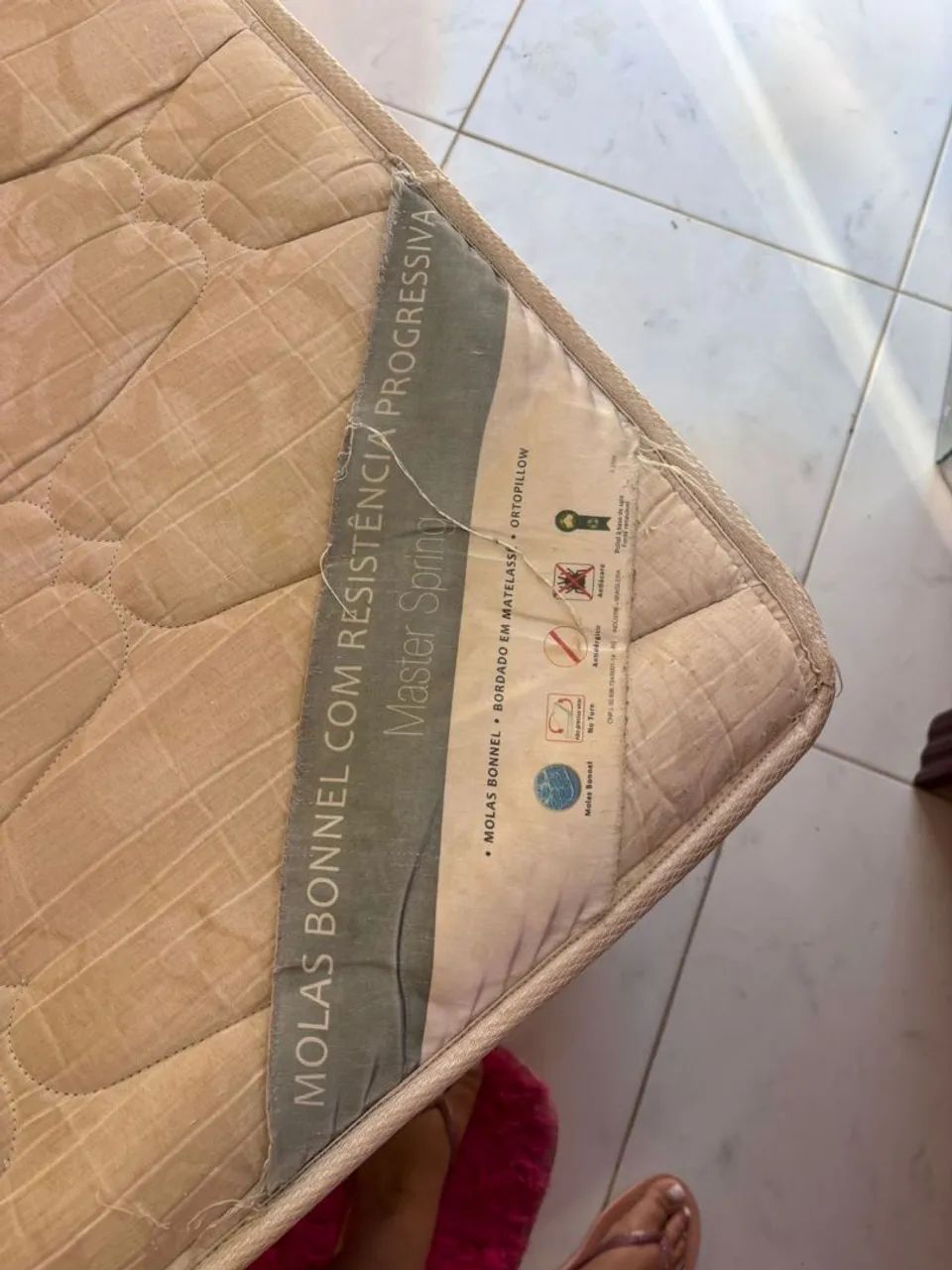 Single bed with spring mattress64341863527427124