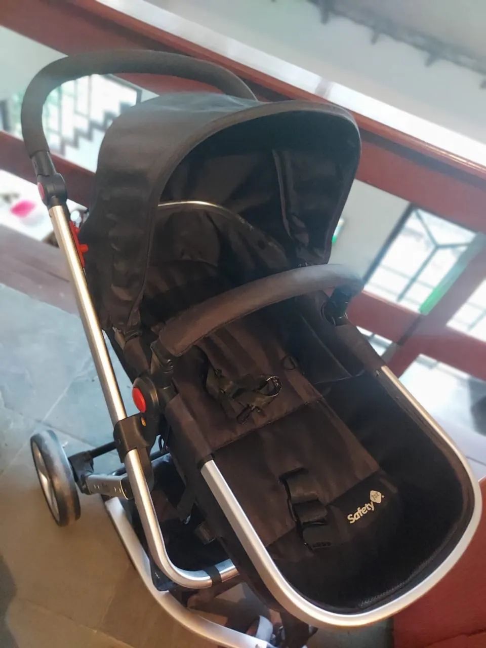 Vendo Carrinho de bebê Safety com bebê conforto. - Foto 5