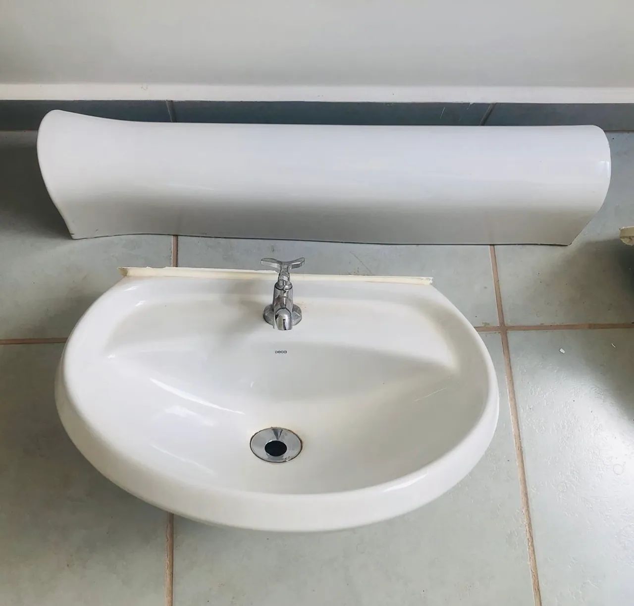 Conjunto para banheiro - lavatório com coluna 