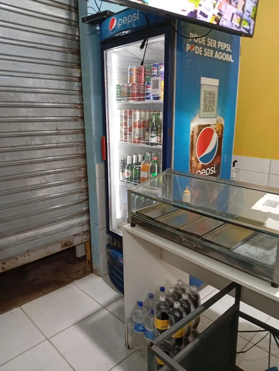 Materiais para lanche e distribuidora 