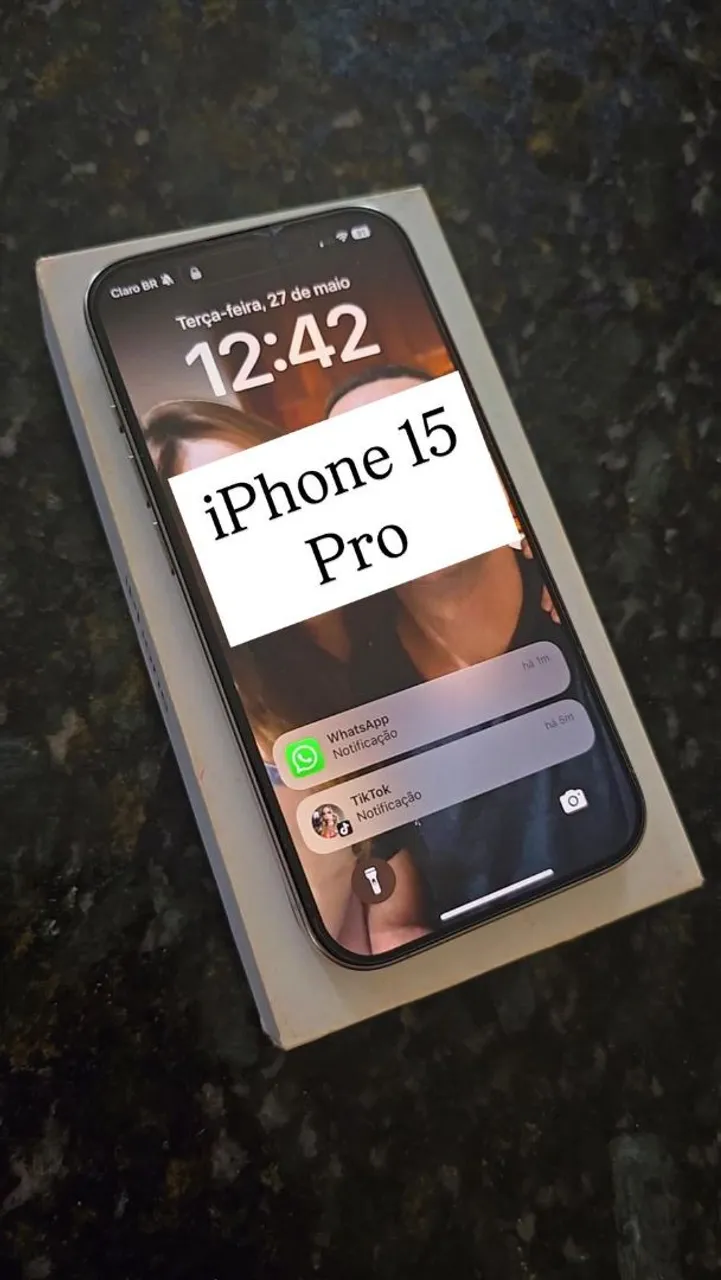 IPhone 15 Pro praticamente zero