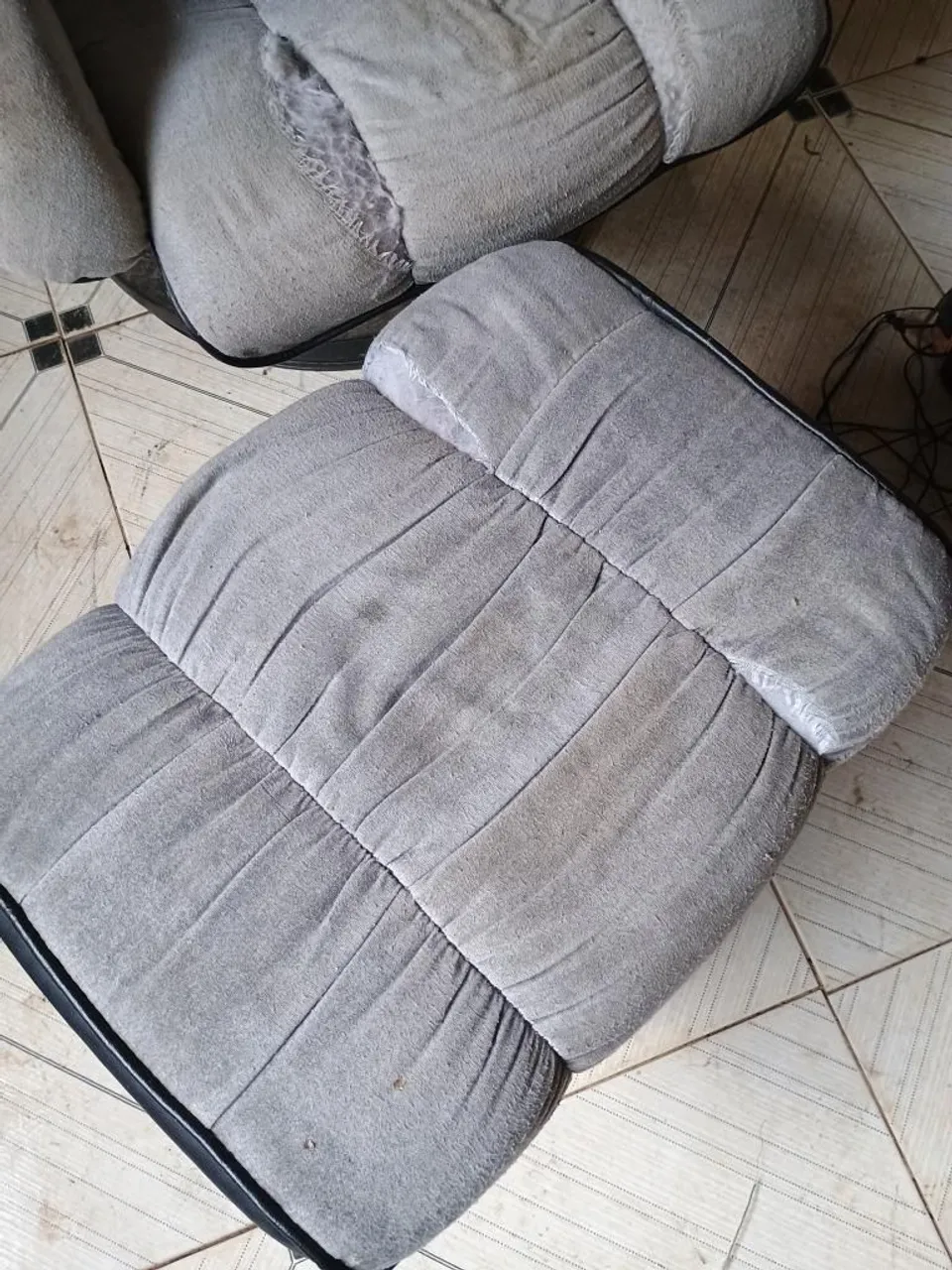 Assento Automotivo em Tecido Cinza