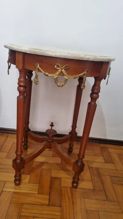 Mesa decorativa estilo Império em Cedro  - Foto 2