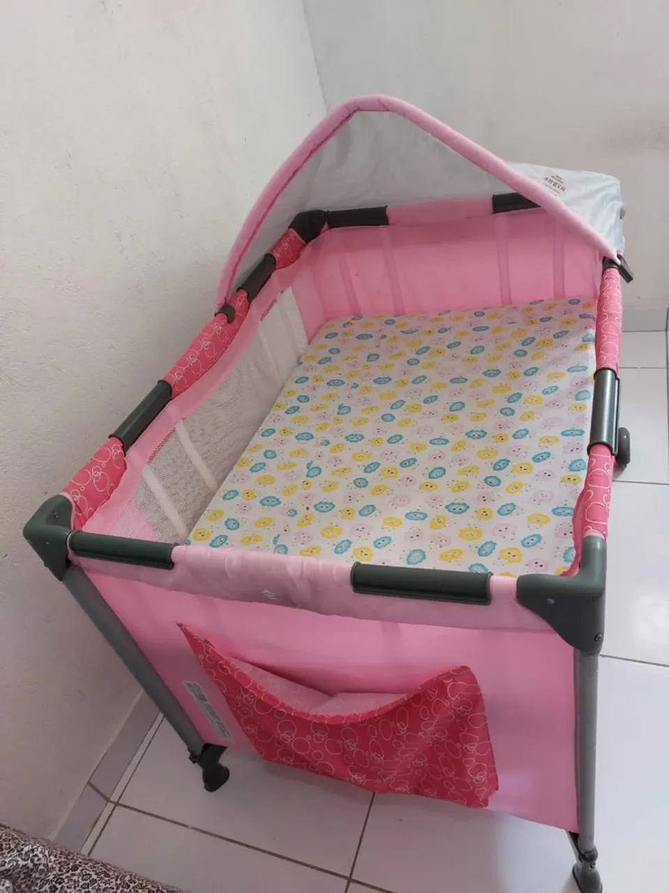 Cercadinho, cadeirinha de alimentação e rede