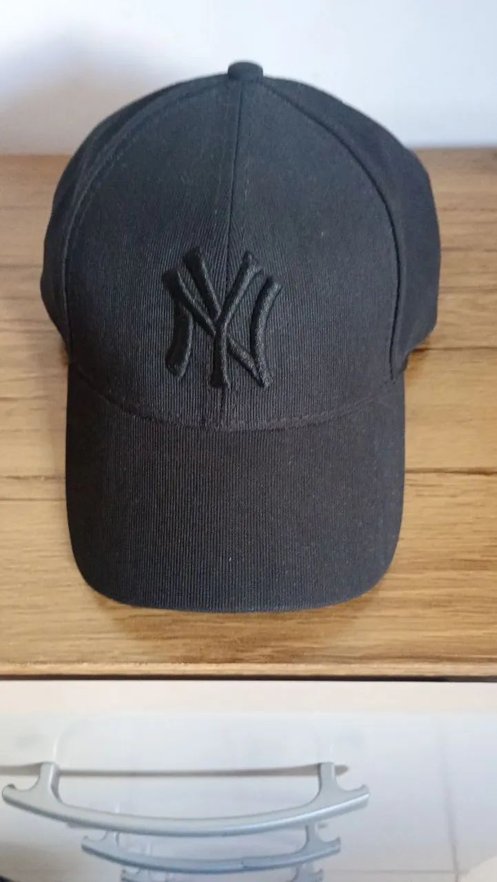 Boné New York Yankees Vermelho Bordado e Preto - Foto 2