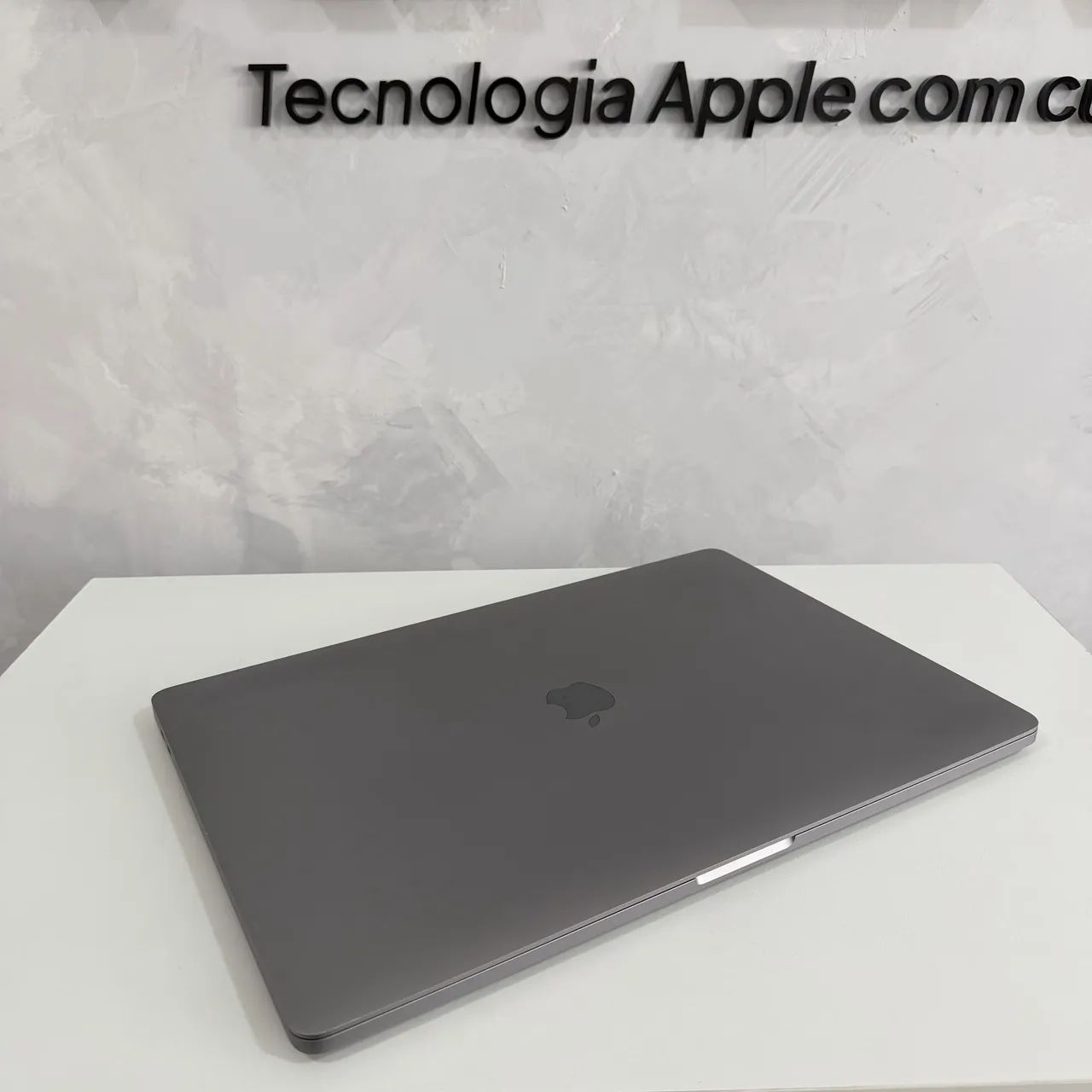 MACBOOK PRO I9, 32 GB RAM, 1 TB ARMAZENADO, TOUCH BAR, TOUCH ID