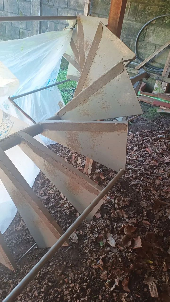 Escada de ferro  - Foto 2