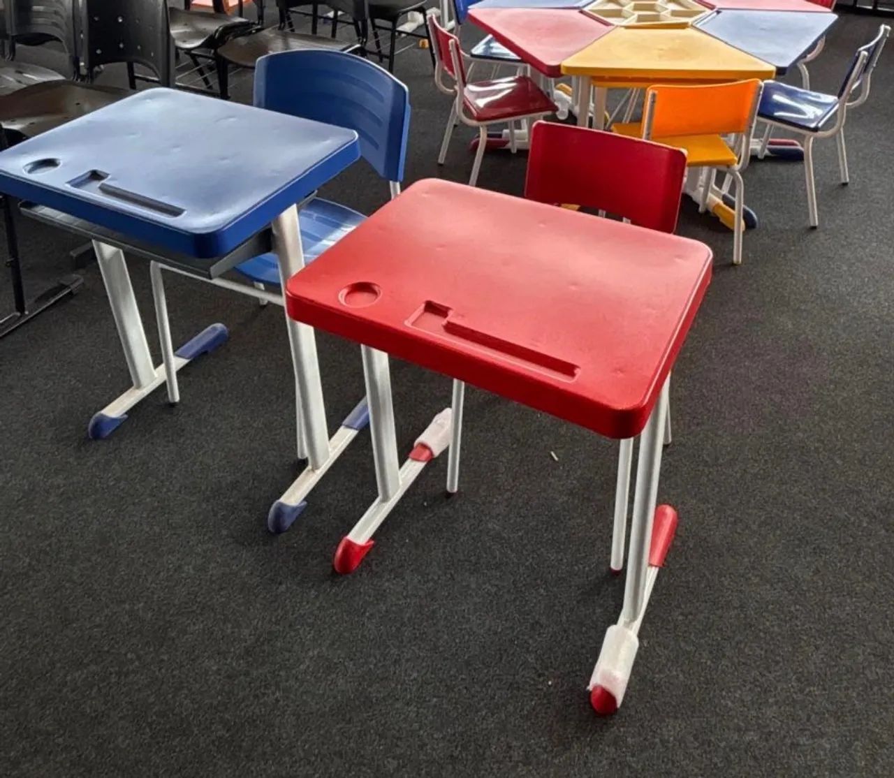 Conjunto Escolar Retangular Juvenil Tampo de Plastico
