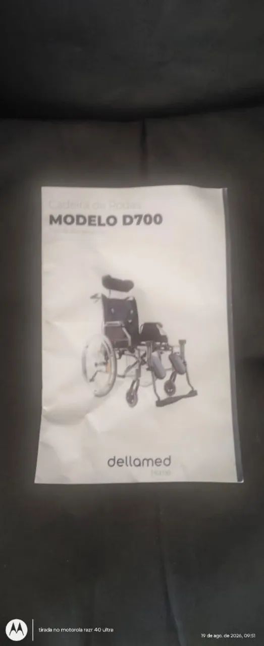 Vendo cadeira de rodas marca delamed